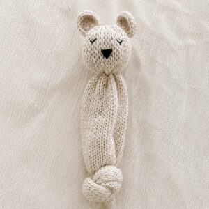 Artisan Knit Sleepy Bear: Cream